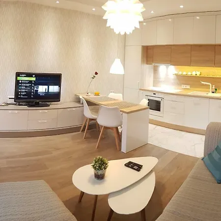 Happy Innside, Free Parking, Self Check-in 7x24h, Ac