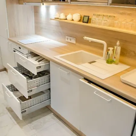 Happy Innside, Free Parking, Self Check-in 7x24h, Ac Lägenhet